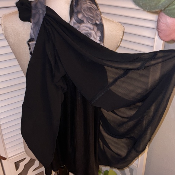 🛑SOLD🛑Show Me Your MuMu ✨NWT✨ Size S - Sexy Deep Plunge, Open Back Dress🌸! - Picture 13 of 13